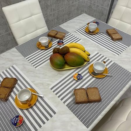 Apartmán Casa Eleonora: A 5 Min Dal Mare + Free Parking Ventimiglia Exteriér fotografie