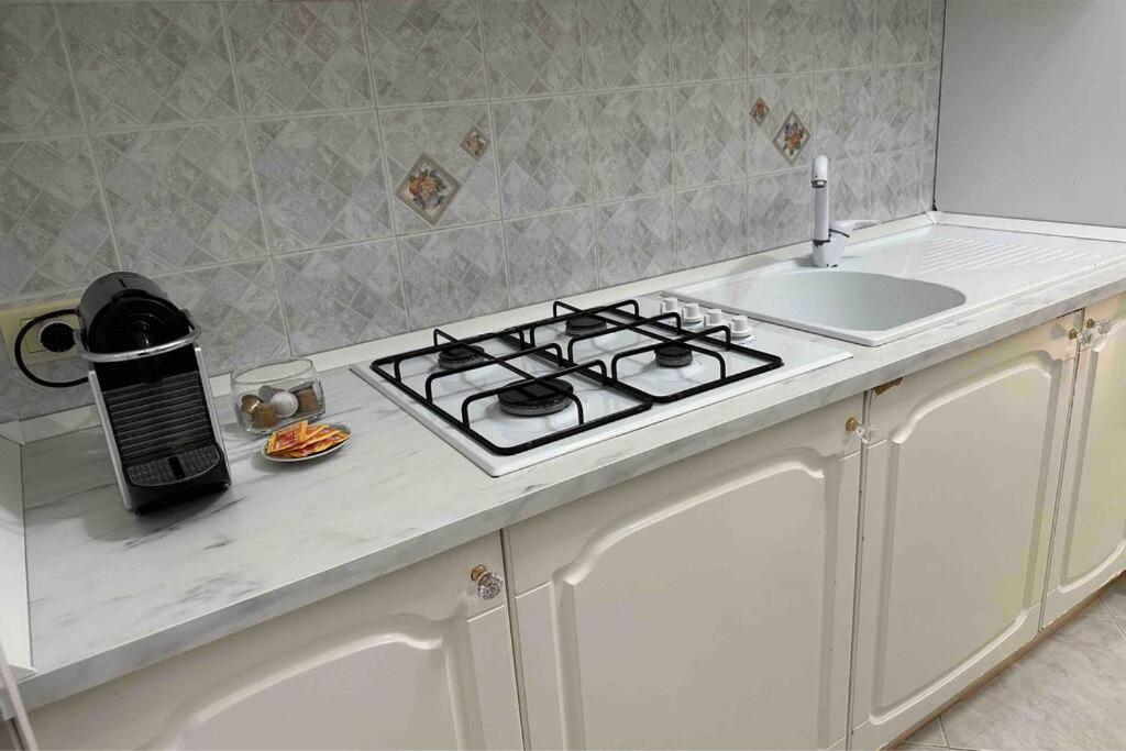 Apartmán Casa Eleonora: A 5 Min Dal Mare + Free Parking Ventimiglia Exteriér fotografie