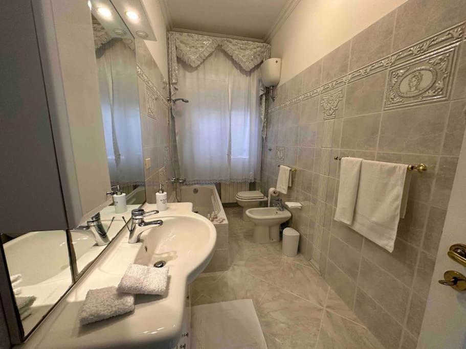 Apartmán Casa Eleonora: A 5 Min Dal Mare + Free Parking Ventimiglia Exteriér fotografie
